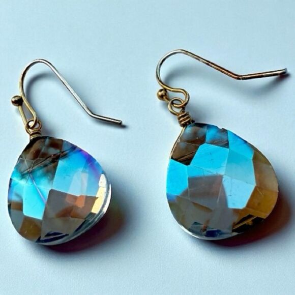 WOMEN’S IRIDESCENT TEARDROP DANGLE EARRINGS – GOLD HOOKS - Picture 8 of 17